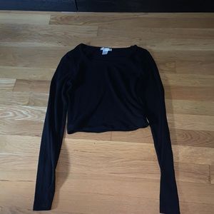 Long sleeve crop top